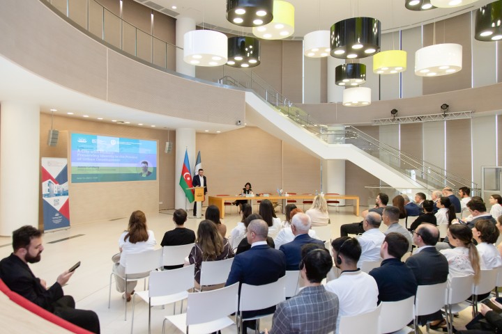 Public Lecture: A City with History. Preserving Identity in the Process of Urban Development