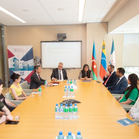 Deputy Ministers of Venezuela attended in the Roundtable Discussion