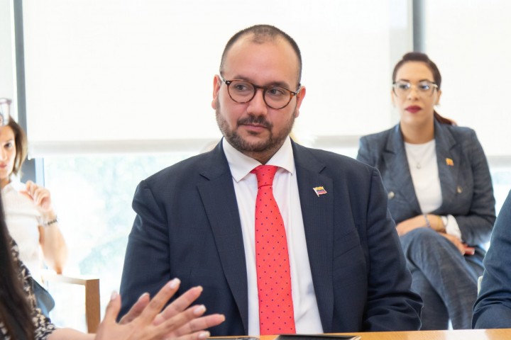 Deputy Ministers of Venezuela attended in the Roundtable Discussion